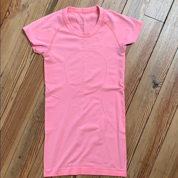 lululemon athletica Tops - Lululemon Swiftly Tech Short Sleeve
